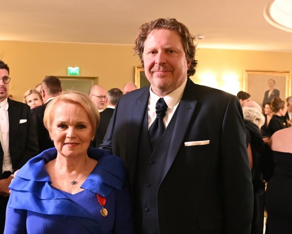 Tommi Liimatainen kysyi vielä varoiksi Katri Helenan mielipidettä, vaikka itse lämpeni patsasajatukselle nopeammin.