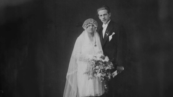 Avioiduttuaan Oskarin kanssa Emilien huomattava omaisuus siirtyi Oskarille.