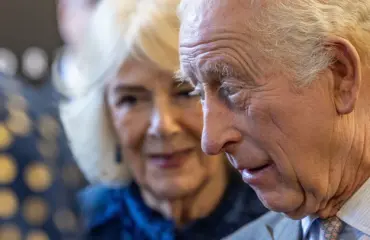 No nyt! Ostiko kuningas Charles kuningatar Camillalle ökykorvikset?