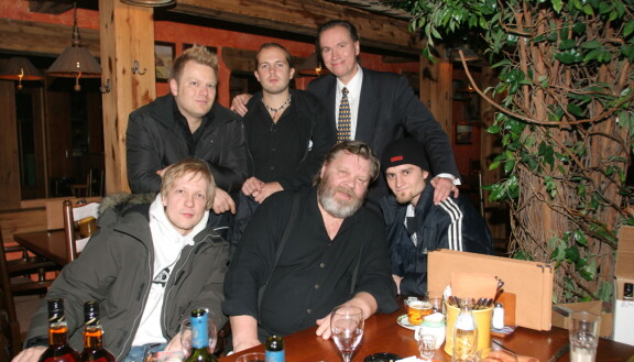 Loiri musiikkialan ystävien ympäröimänä 2005.