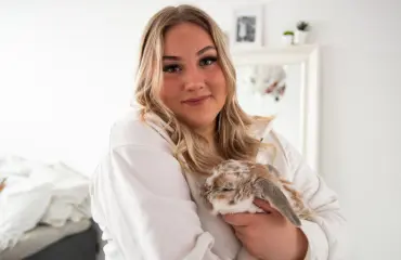 Elsa kärsii mielenterveysongelmista - Omakannassa pöyristyttävä kirjaus