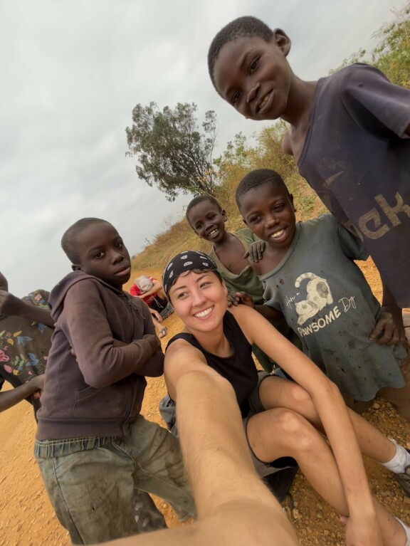 – Matka avasi silmäni. Se muutti täysin tapani nähdä uskomaton Afrikka. Henkinen kasvuni on ollut mullistavaa. Se oli kaunis matka, sanoo Courtney.