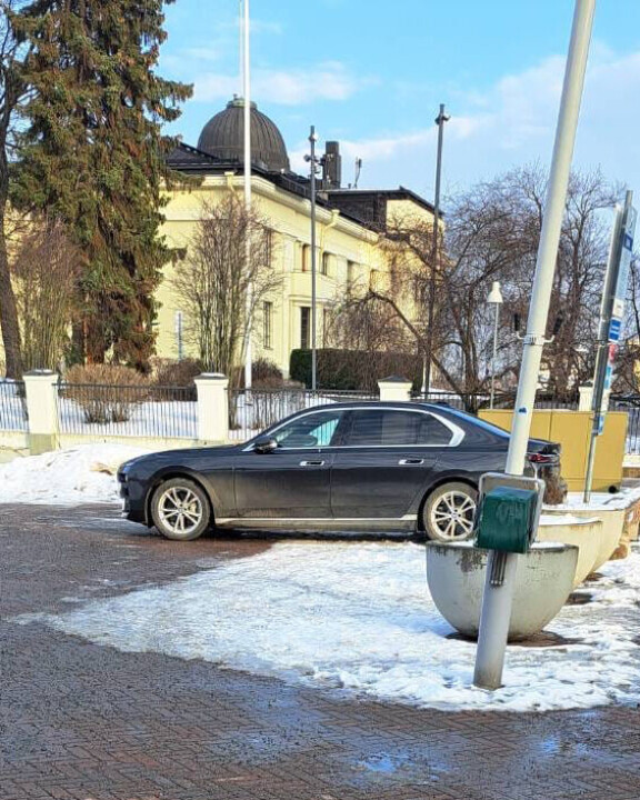 Tällaisen Bemarin kyydissä Tarja Halonen saapui Helsingin Katajanokalle.