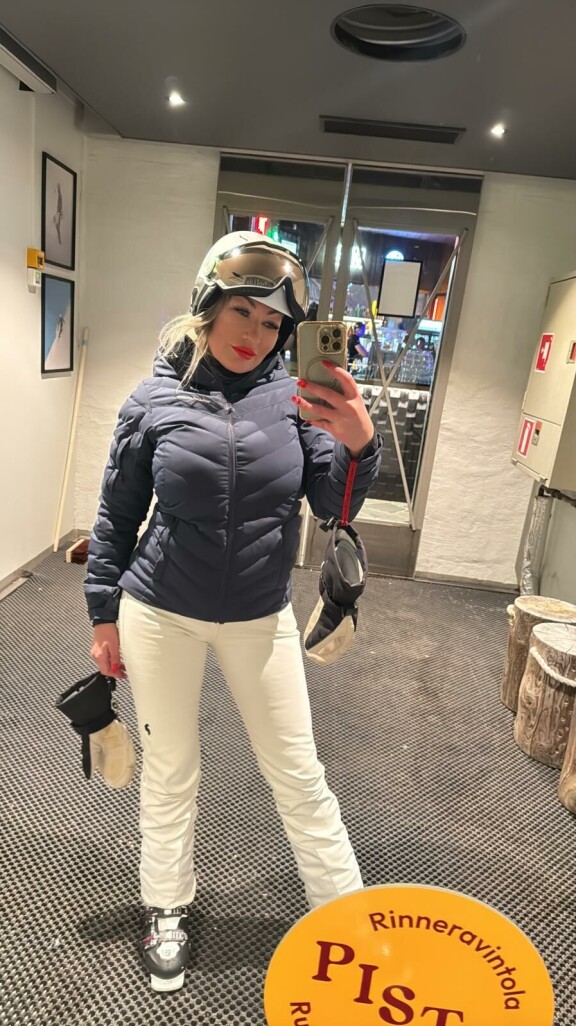 Marika on ehtinyt myös laskettelemaan Rukalla.