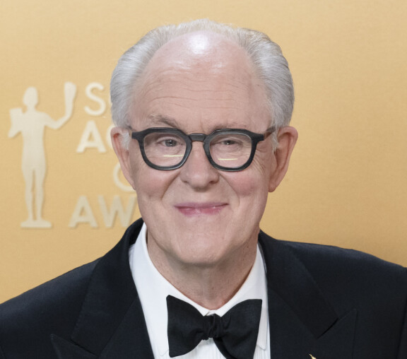 John Lithgow on ensimmäinen yhdysvaltalainen, joka näyttelee Albus Dumbledorea.