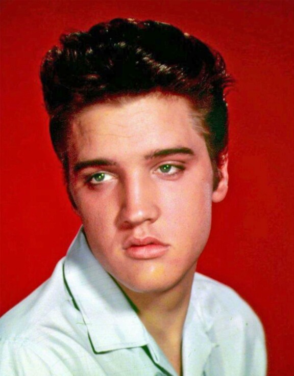 Elvis Mailan kanssa heilastelun aikoihin vuonna 1956.