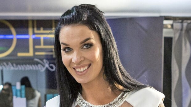 Sini Ariell kuvailee kipuja peppuhuumorilla