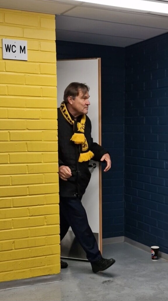 Kimmo löysi lopulta vessan.