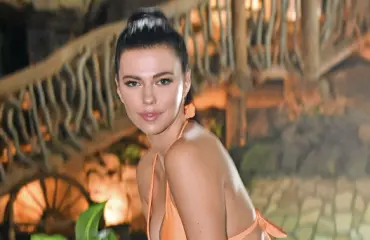 Viivi Altonen voitti päävoiton lotossa – juhlii bikineissä ulkomailla