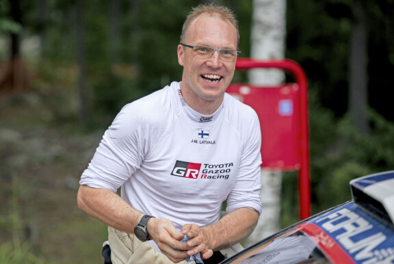 Jari-Matti on tunnettu valloittavasta hymystään ja aggressiivisesta ajotyylistään.
