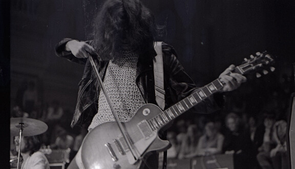 Jimmy Page työssään lavalla.