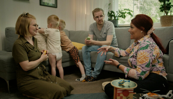 Supernanny Pia seuraa perheen arkea.