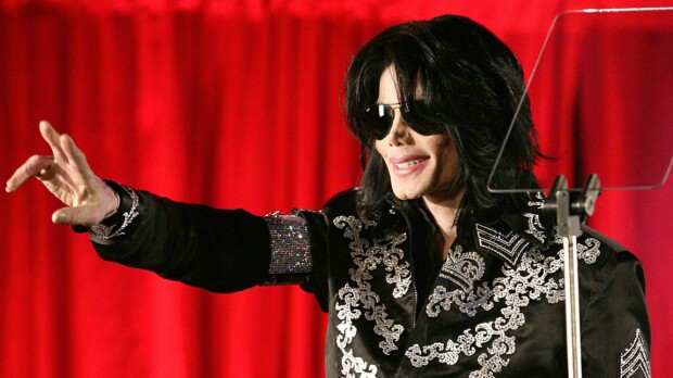 Ohhoh! Michael Jacksonin Paris-tytär poseeraa nakumekossa