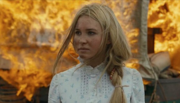 Isabel May on ollut 1883:n lisäksi toisessa esiosarjassa, Young Sheldon (Disney+), joka perustuu Rillit huurussa (Max) -sarjan päähenkilön, Sheldonin nuoruuteen.