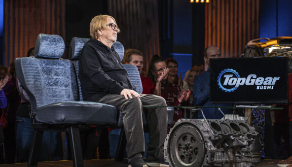 – Minulla on ollut ehkä 55-60 autoa. Teiniautoni oli äitini Fiat 600. Olen polttomoottorimies. Olen aina rakastanut perämoottoreita ja kaikkea mikä pärisee.