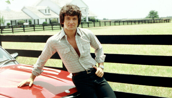 Bobby Ewing kirjoitettiin näyttelijän omasta tahdosta takaisin Dallasiin, minkä seurauksena hänen 'kuolemansa' muutettiin Pamin näkemäksi uneksi.