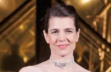 Monacon Charlotte Casiraghi on kuin ilmetty mummonsa Grace Kelly