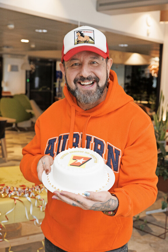 Esko juhli 33 vuotta täyttänyttä Seiskaa.