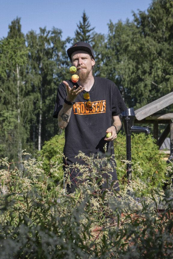 Arin mielestä sadevesi sopii eläinten juomavedeksi.