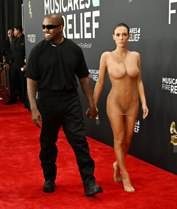 Kanye West oli helmikuussa polleaa poikaa näyttäytyessään Grammy-gaalan punaisella matolla yhdessä liki alastoman Bianca Censorin kanssa.