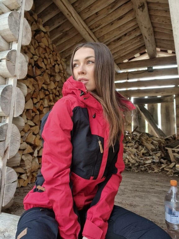 Janette kertoo sairastavansa vaikeaa endometrioosia.
