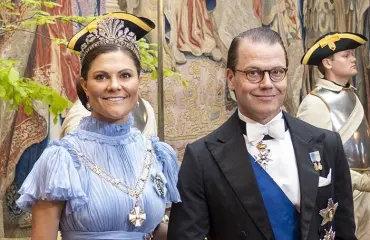 Kamerat unohtuivat! Victoria ja Daniel kuhertelivat avoimesti