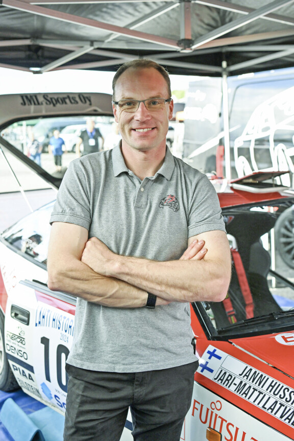 Toyotan tallipäällikkö Jari-Matti on mieltynyt ralliin ja kauniisiin naisiin.