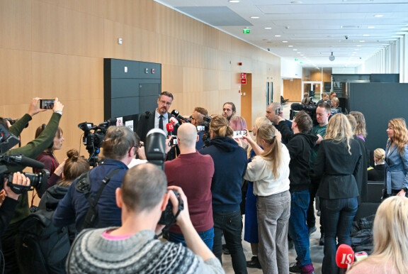 Rolf Nordmon asianajaja Ville Luoto kommentoi tapausta medialle ennen istunnon alkua 13.3.2025.