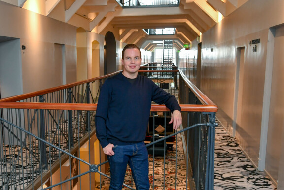 Janne Raninen nousi suuren yleisön tietoisuuteen viimeistään vuonna 2018, kun hänen kirjansa Kutsuvat minua palkkamurhaajaksi julkaistiin.