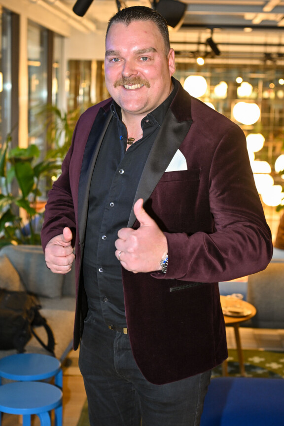 Otso putosi Diilistä kolme jaksoa sitten tammikuun lopussa. Jaajo harmitteli silloin, että vaikka hän pudotti Otson, kun ei nähnyt tältä mielestään riittävästi 'show'ta', hän kuitenkin jää ikävöimään Otson läsnäoloa mukana kisassa.