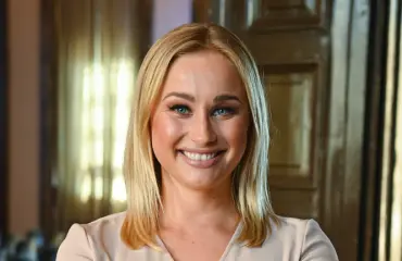 Vau! Anne Ramsay häikäisee häätyylissään