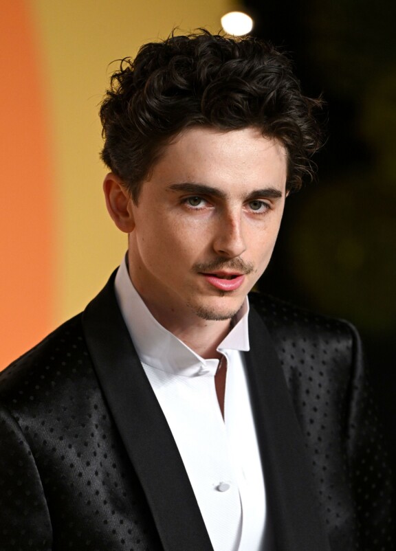 29-vuotias Timothée näyttelee elokuvassa nousevaa pingistähteä.