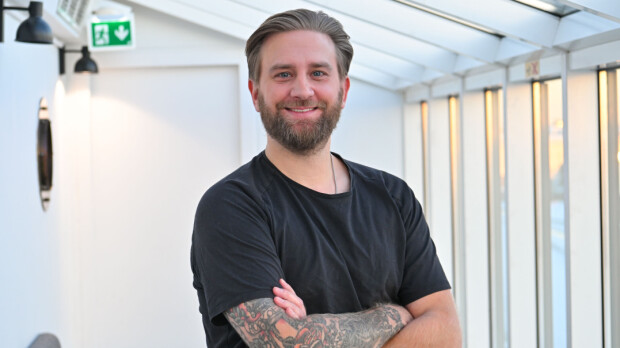 Oho! Joel Harkimo palasi purjehdukselta – yllättävä henkilö vastassa