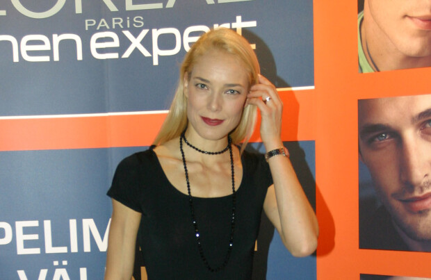 Paparazzi löysi julkisuudesta kadonneen ballerinakaunotar Minna Tervamäen – pussaili läähättävää brunettea