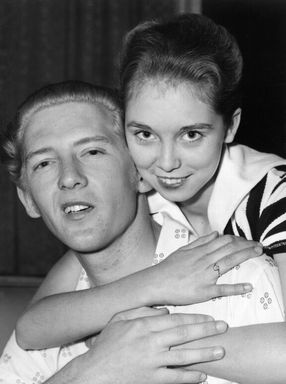 Myra oli Jerryn kolmas vaimo. Heidän liittonsa päättyi vuonna 1970. Jerry avioitui vielä neljästi.