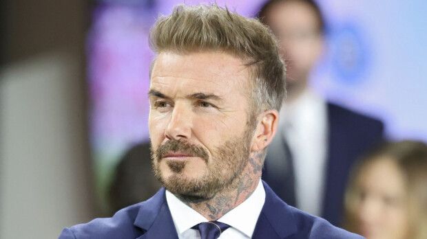 David Beckhamin äidin ulkonäkö hämmentää – huomaatko yhdennäkäisyyden kuninkaalliseen?