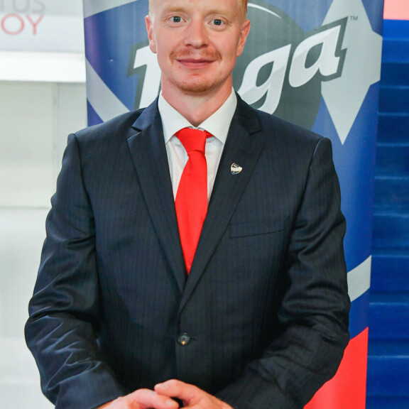 Karhu-Kissoissa kiekko-oppinsa saanut Lennart Petrell on Helsingin IFK:n kapteeni. Lennart Petrell on Helsingin IFK:n kapteeni.