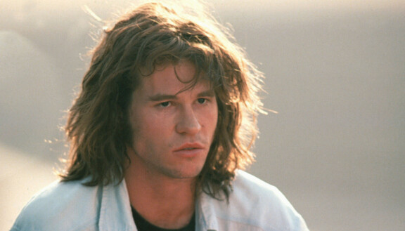 Val Kilmer on Jim Morrison elokuvassa The Doors (1991).