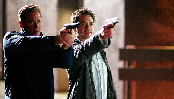Val Kilmer ja Robert Downey Jr. elokuvassa Kiss Kiss Bang Bang (2005).