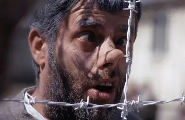 Kun klovni johdatti lapset kaasukammioon