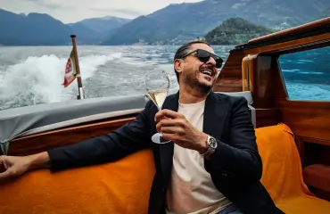 Arman Alizadin pysäyttävä hetki turvatarkastuksessa – laukusta paljastui jotain hänelle kuulumatonta!