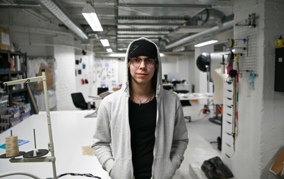 Liiketilan alakerrassa on Jimin pyhättö.