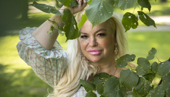 Johanna nousi julkisuuteen vuonna 2008 Suomen ulkoministerin Ilkka Kanervan eron aiheuttaneen tekstiviestikohun myötä.