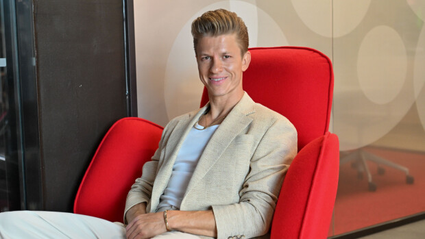 Bachelor-Joonas käänsi katseita Tampereella – salakuvat