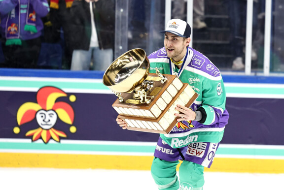 Valtteri Filppulan kipparoima Jokerit voitti ylivoimaisesti Mestiksen. Monet haluaisivatkin nähdä joukkueen takaisin Liigassa.