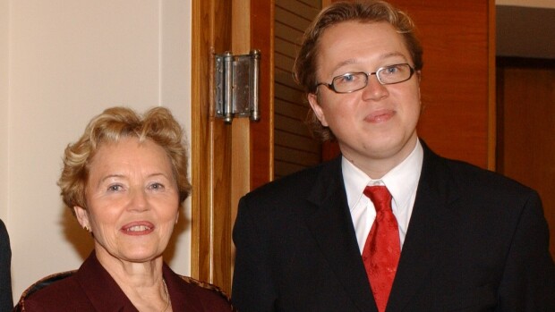 Tunnistaisitko? Tältä Eeva ja Marko Ahtisaari näyttävät nyt