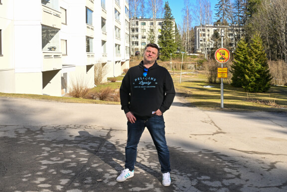 Lahden Liipolassa leikittiin rajuja lastenleikkejä. – Se oli totaalista heimosotaa, Nupe hymähtää.