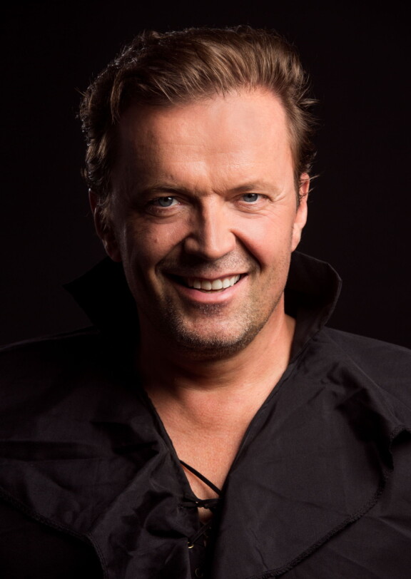 Jyrki on mittavan uran tehnyt oopperatähti.