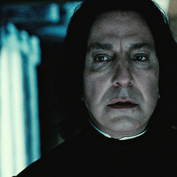 Alan Rickman (1946–2016) oli taikajuomien opettaja Severus Kalkaros. Sisäkuva