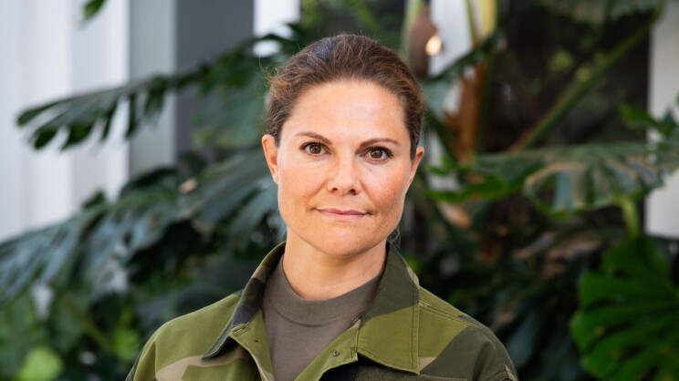 Kruununprinsessa Victoria tanssi villisti – ennennäkemätön kuva napapaidassa!